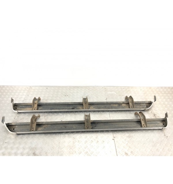 Подножка бу для Nissan Navara 3 2.3 DCi,  2016 г.