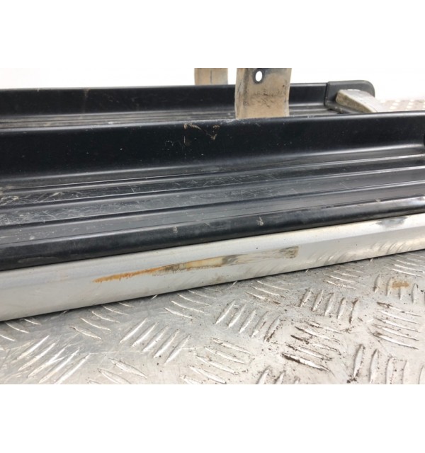 Подножка бу для Nissan Navara 3 2.3 DCi,  2016 г.