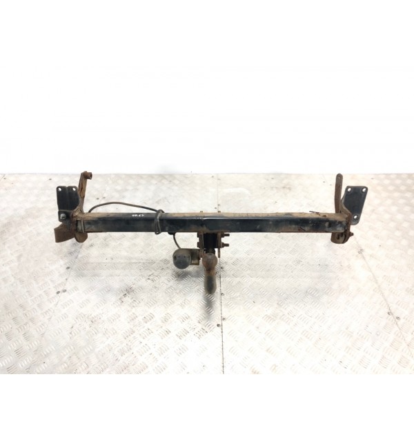 Прицепное устройство (фаркоп) бу для Peugeot 407  2.0 HDi,  2006 г.