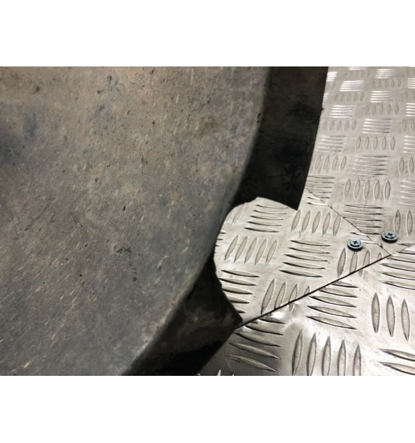 Защита арок передняя левая (подкрылок) бу для Peugeot 308 T7 1.6 i,  2008 г.