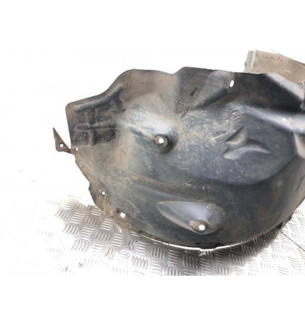 Защита арок передняя правая (подкрылок) бу для Land Rover Discovery 3 2.7 TD,  2007 г.