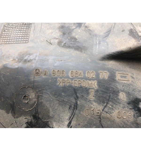 Защита арок передняя левая (подкрылок) бу для Mercedes Sprinter  2.2 CDi,  2016 г.