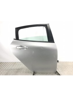 Дверь задняя правая бу для Peugeot 208  1.0 i,  2013 г.