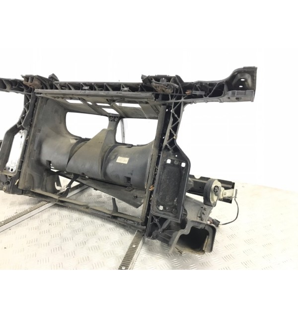 Панель передняя (телевизор) бу для BMW 1 E87/E81/E82/E88 2.0 TD,  2009 г.