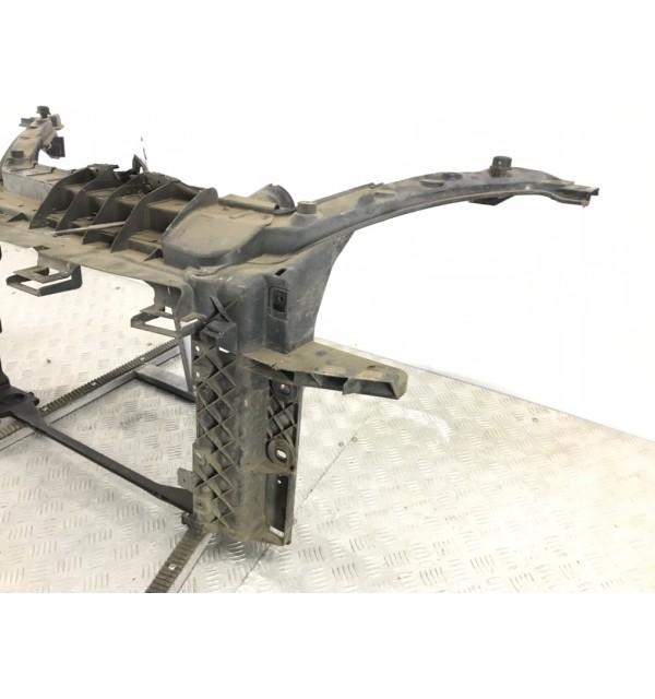 Панель передняя (телевизор) бу для Ford Fiesta 5 1.4 i,  2007 г.