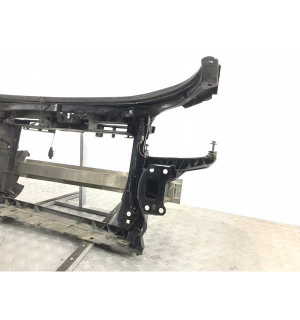 Панель передняя (телевизор) бу для Audi A3 8P 1.9 TDi,  2008 г.