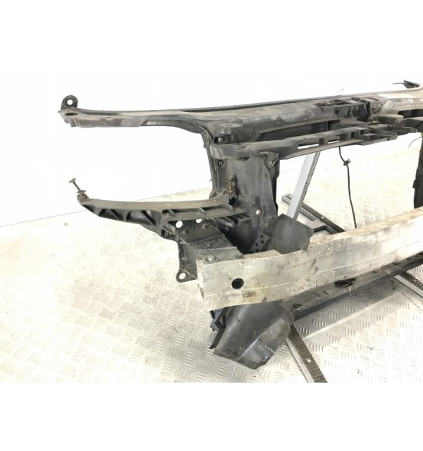 Панель передняя (телевизор) бу для Audi A3 8P 2.0 TDi,  2006 г.