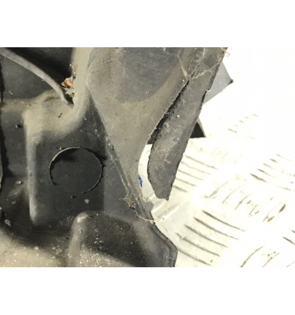 Панель передняя (телевизор) бу для Audi A3 8P 2.0 TDi,  2006 г.