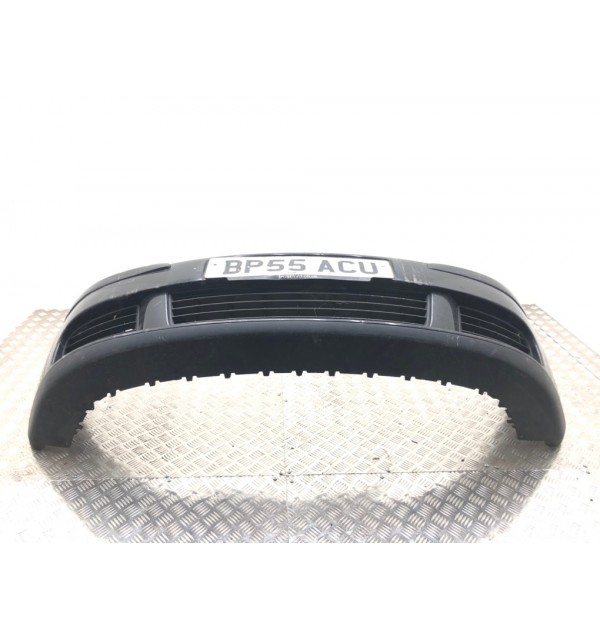 Бампер передний бу для Volkswagen Golf 5 1.4 i,  2006 г.