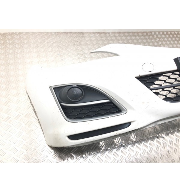 Бампер передний бу для Mazda 6  2 2.2 TD,  2010 г.