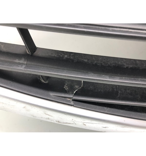 Решетка радиатора бу для Kia Sportage 3 1.7 CRDi,  2011 г.