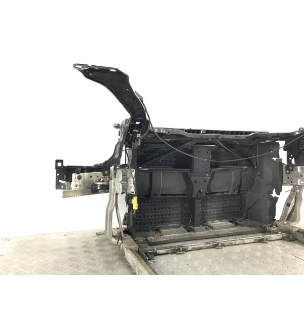 Панель передняя (телевизор) бу для BMW 2 F46 1.5 i,  2016 г.