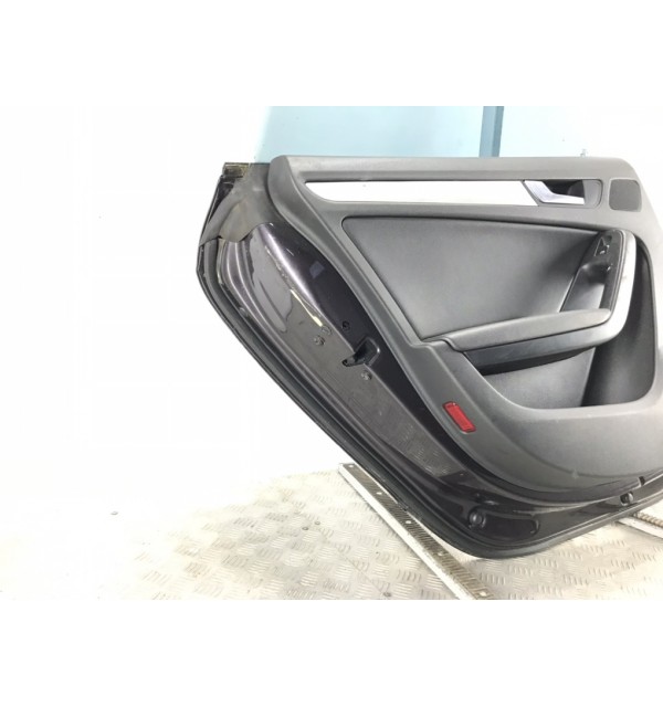 Дверь задняя левая бу для Audi A5  2.0 TDi,  2011 г.