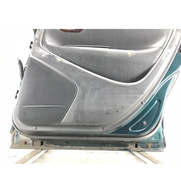 Дверь задняя правая бу для Volvo V70 2 2.4 i,  2000 г.