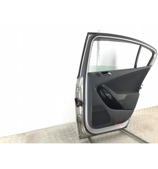 Дверь задняя правая бу для Volkswagen Passat B6 2.0 TDi,  2007 г.