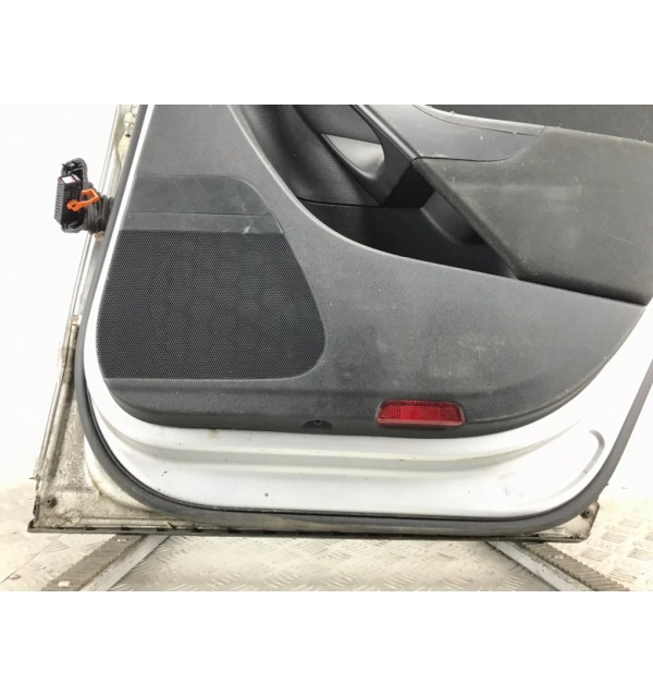 Дверь задняя правая бу для Volkswagen Passat B6 2.0 TDi,  2007 г.