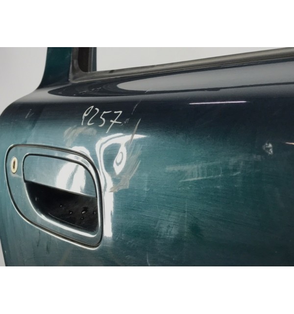 Дверь передняя правая бу для Volvo V70 2 2.4 i,  2000 г.