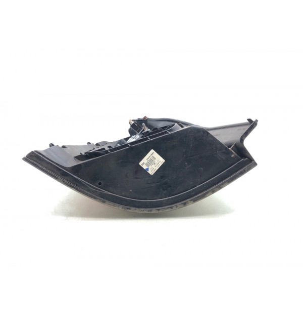 Фонарь задний правый бу для Opel Zafira B 1.8 i,  2006 г.