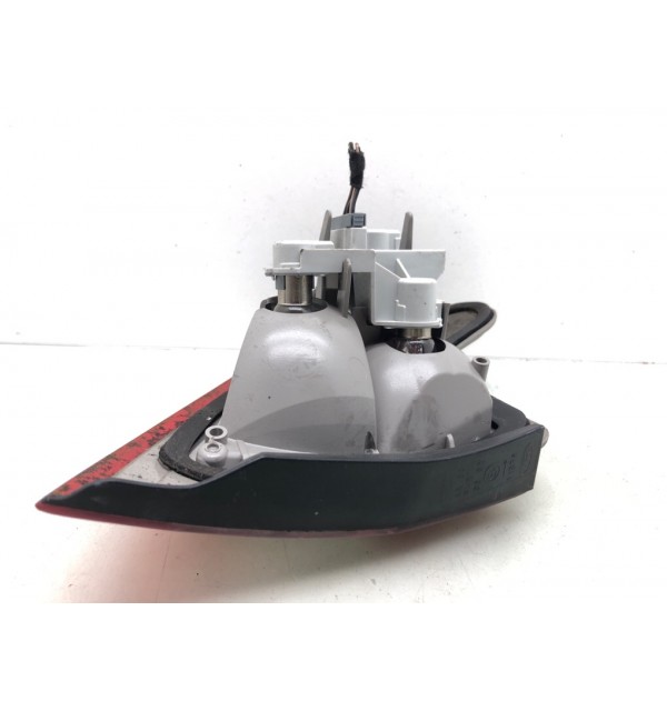 Фонарь крышки багажника правый бу для Ford Mondeo 4 2.0 TDCi,  2008 г.