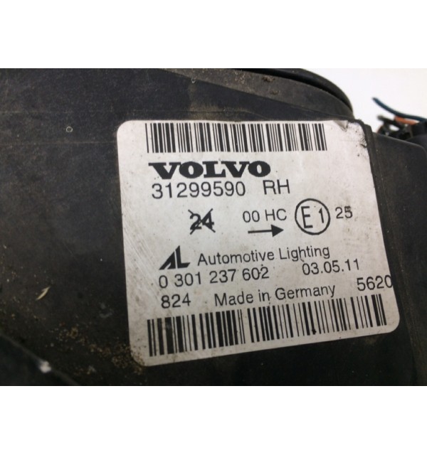 Фара правая бу для Volvo V50  2.0 D,  2011 г.