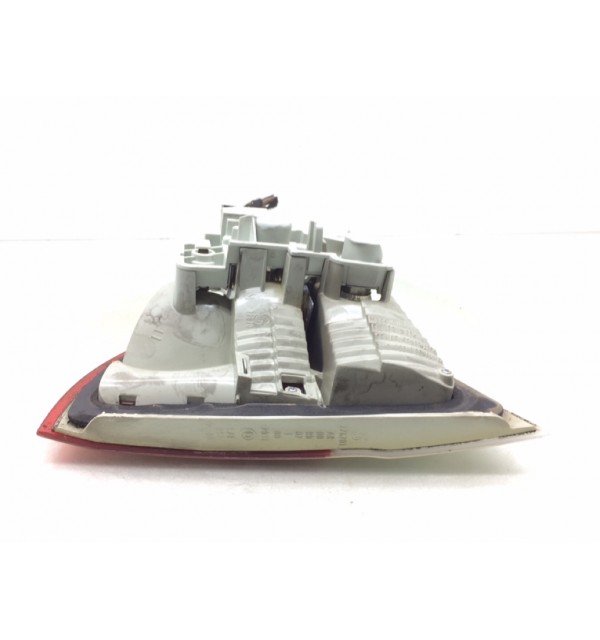 Фонарь крышки багажника левый бу для BMW 3 E90/E91/E92/E93 2.0 TD,  2005 г.