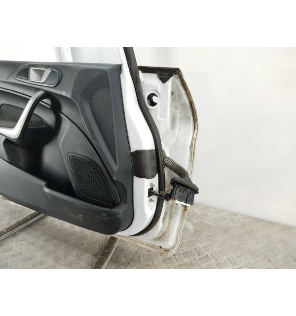 Дверь передняя левая бу для Ford Fiesta 6 1.2 i,  2011 г.