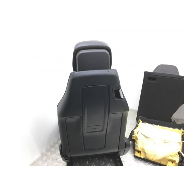 Салон (комплект сидений) бу для Mercedes E C207 2.2 CDi,  2013 г.