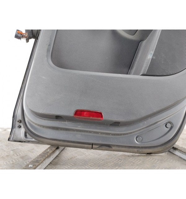 Дверь задняя правая бу для Volkswagen Golf Plus  2.0 TDi,  2006 г.