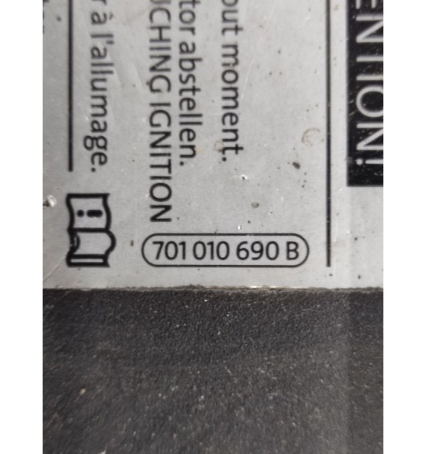 Панель передняя (телевизор) бу для Volkswagen Passat B7 1.6 TDi,  2014 г.