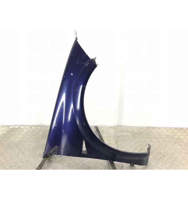 Крыло переднее правое бу для Renault Megane 2 1.6 i,  2005 г.