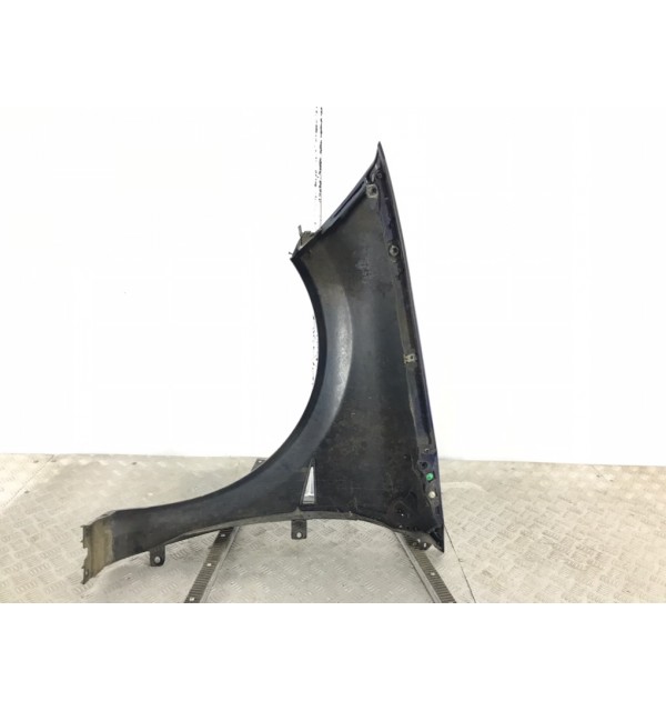 Крыло переднее правое бу для Renault Megane 2 1.6 i,  2005 г.