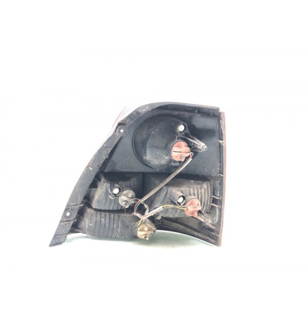 Фонарь задний левый бу для Kia Sorento  2.5 CRDi,  2004 г.