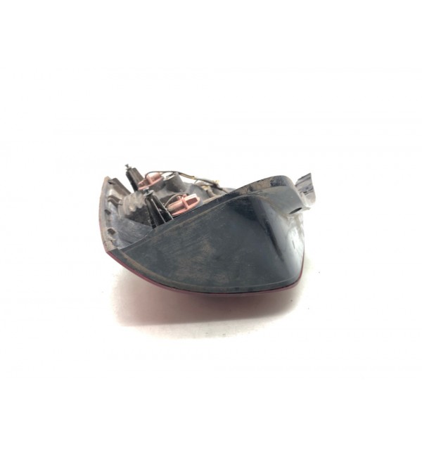 Фонарь задний левый бу для Kia Sorento  2.5 CRDi,  2004 г.