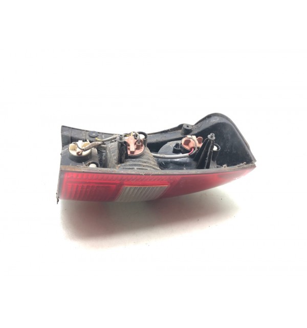 Фонарь задний левый бу для Kia Sorento  2.5 CRDi,  2004 г.