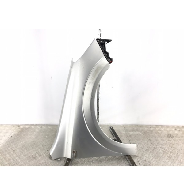 Крыло переднее правое бу для Opel Astra H 1.8 i,  2009 г.