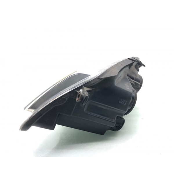 Фара правая бу для Volkswagen Polo 4 1.2 i,  2006 г.