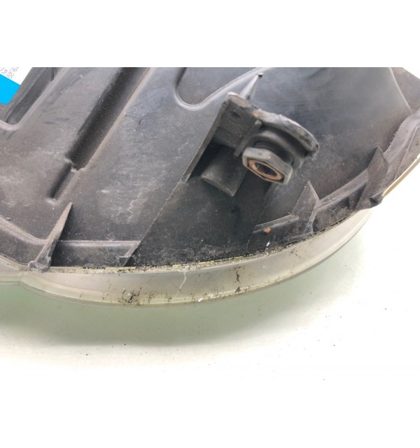 Фара правая бу для Volkswagen Polo 4 1.2 i,  2006 г.