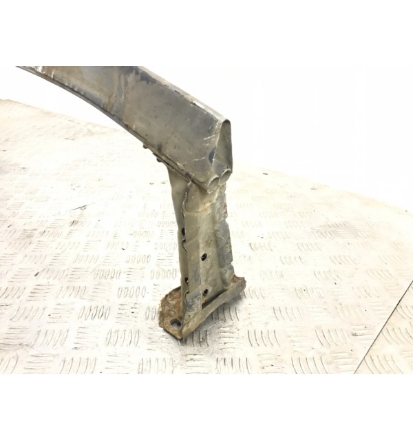 Усилитель бампера переднего бу для Suzuki SX4  1.6 i,  2006 г.