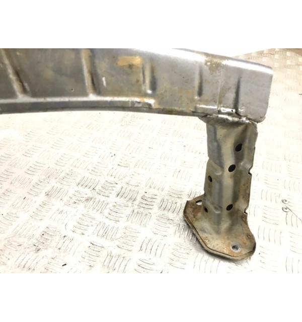 Усилитель бампера переднего бу для Suzuki SX4  1.6 i,  2006 г.