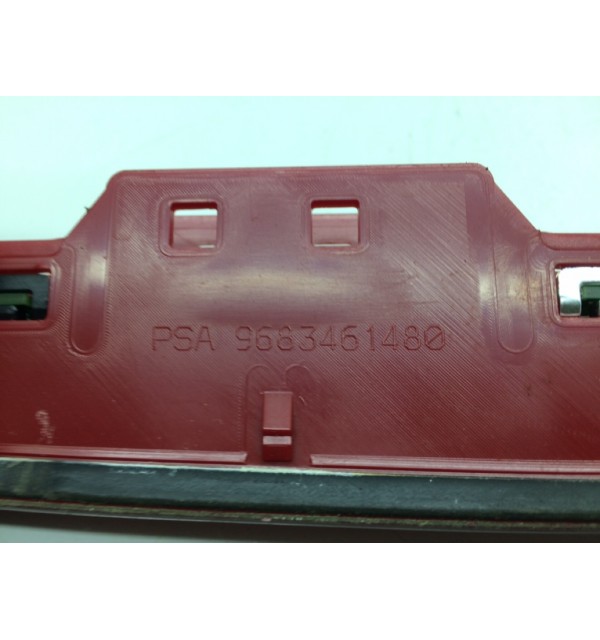 Стоп-сигнал бу для Peugeot 3008  1.6 HDi,  2010 г.