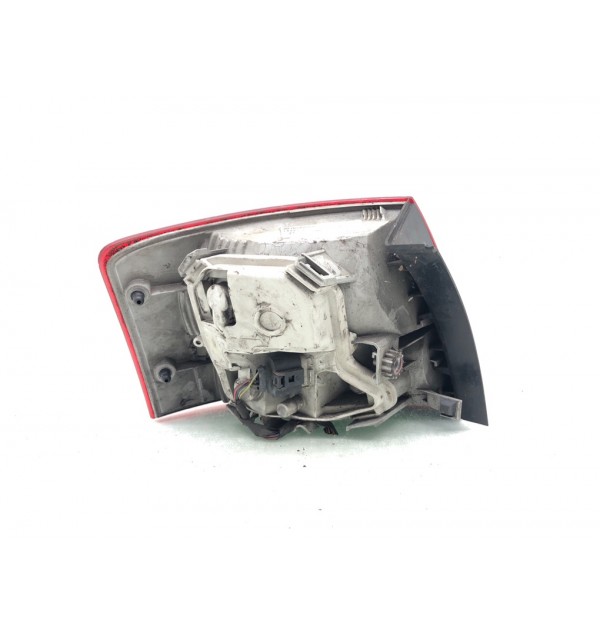 Фонарь задний правый бу для Audi A4 B7 2.0 TDi,  2005 г.