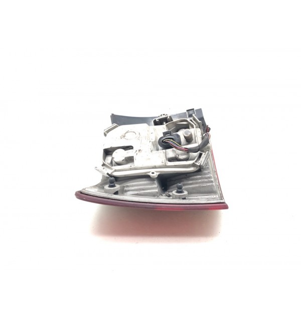 Фонарь задний правый бу для Audi A4 B7 2.0 TDi,  2005 г.