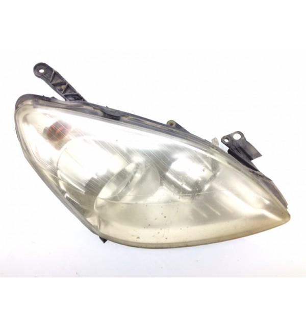 Фара правая бу для Opel Zafira B 1.6 i,  2009 г.