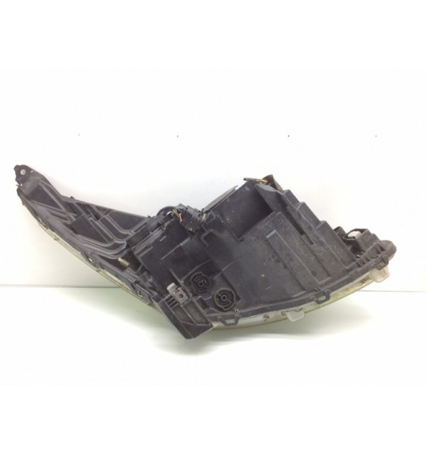 Фара левая бу для Peugeot 3008  1.6 HDi,  2010 г.