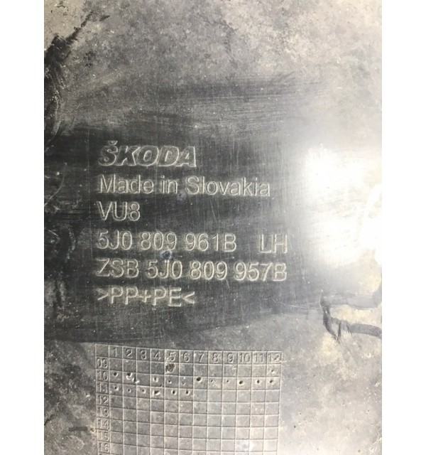 Защита арок передняя левая (подкрылок) бу для Skoda Fabia 2 1.6 TDi,  2011 г.