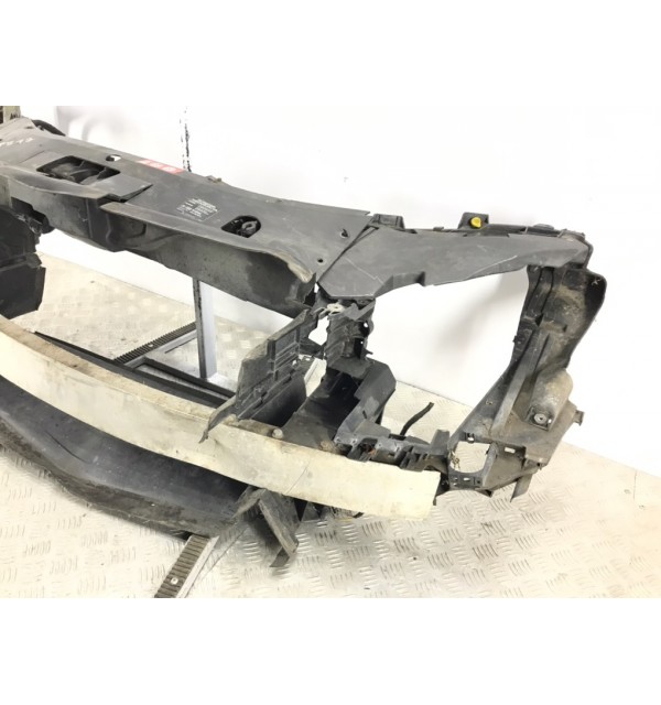 Панель передняя (телевизор) бу для Mercedes B W245 2.0 CDi,  2011 г.