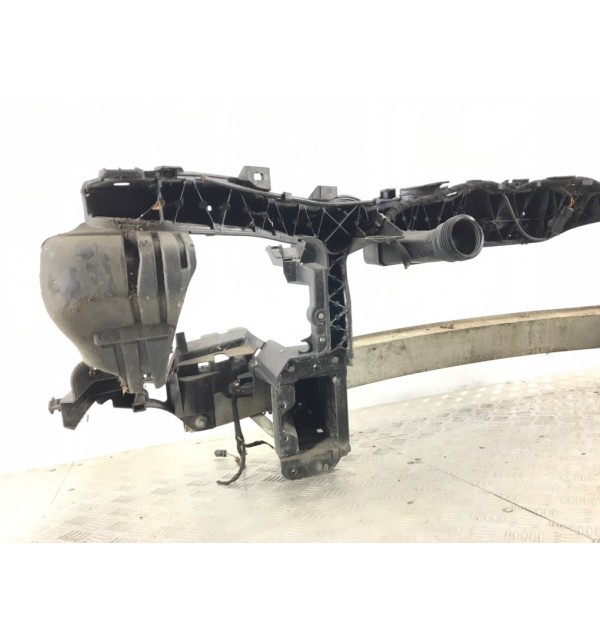 Панель передняя (телевизор) бу для Mercedes B W245 1.7 i,  2010 г.