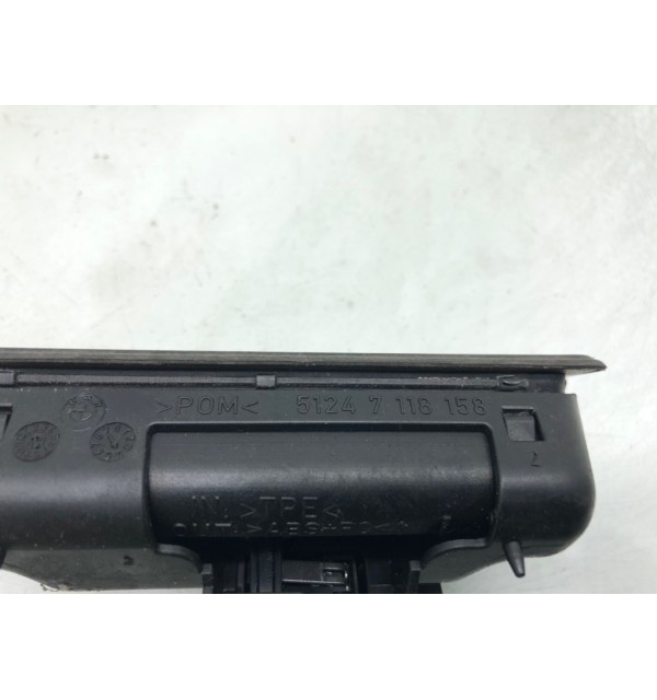 Кнопка открытия багажника бу для BMW 3 E90/E91/E92/E93 2.0 TD,  2007 г.