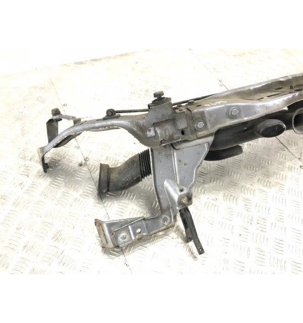 Панель передняя (телевизор) бу для Opel Zafira B 1.8 i,  2006 г.