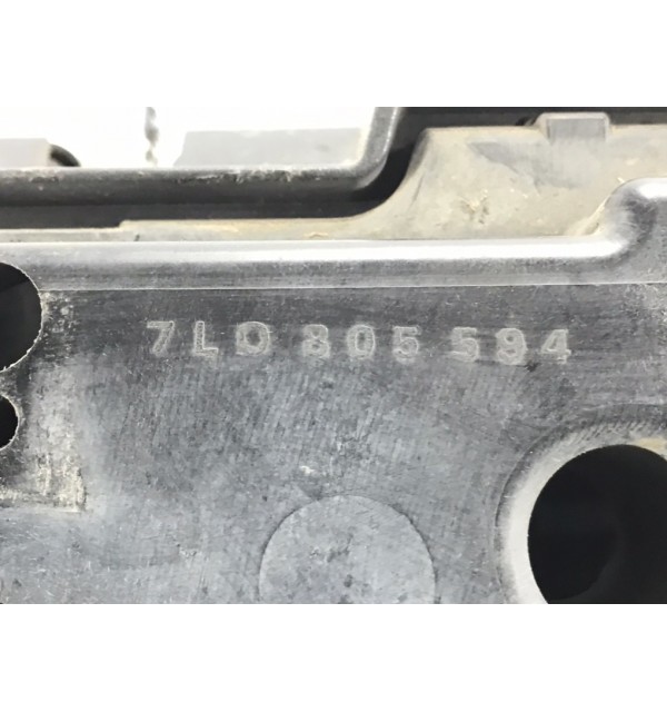 Панель передняя (телевизор) бу для Volkswagen Touareg 1 3.0 TDi,  2005 г.